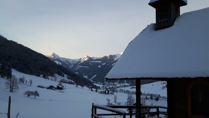 Ein Wintermorgen am Perweinhof