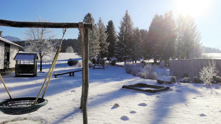 Garten vom Hotel im Winter