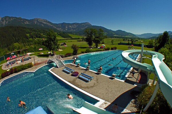 Landhaus Floridani_Erlebnisfreibad Haus