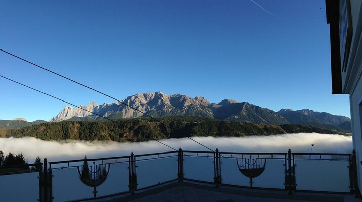 Aussicht Terrasse Richtung Dachstein