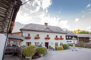 Wirtshaus und Dorfhotel Mayer