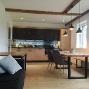 Combined kitchen and living area in the Bergahorn apartment
