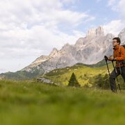 Die Bischofsmütze immer gut im Blick